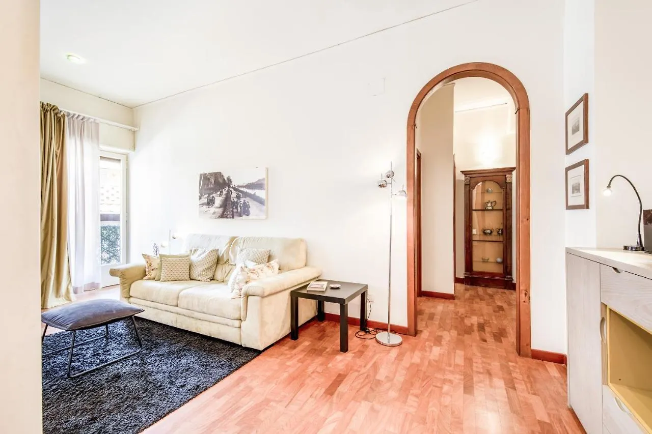 Guesthost - Elegant Suite Ponte Vecchio Florence