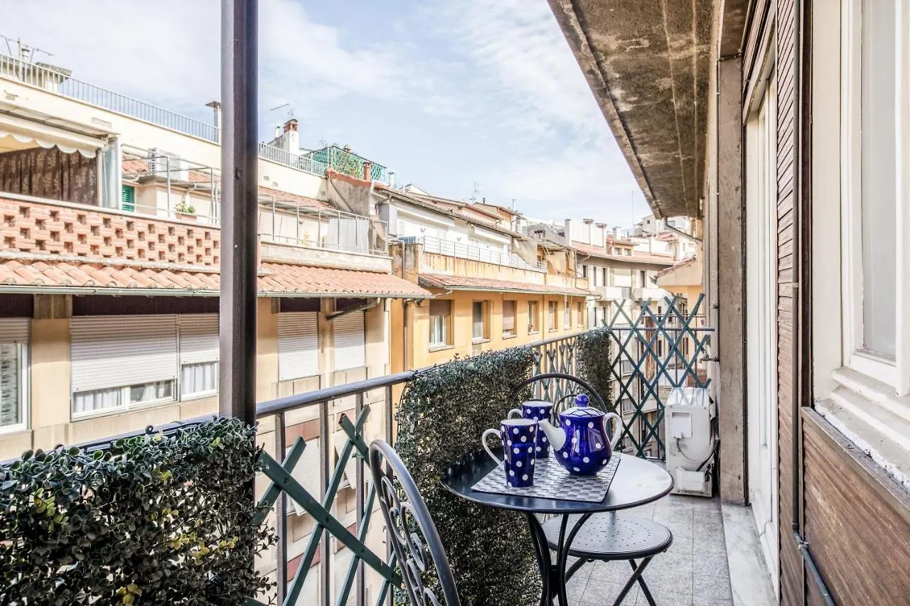 Guesthost - Elegant Suite Ponte Vecchio location