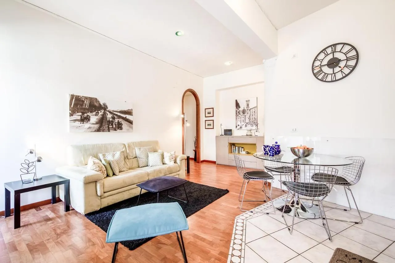 Guesthost - Elegant Suite Ponte Vecchio Florence Appartement
